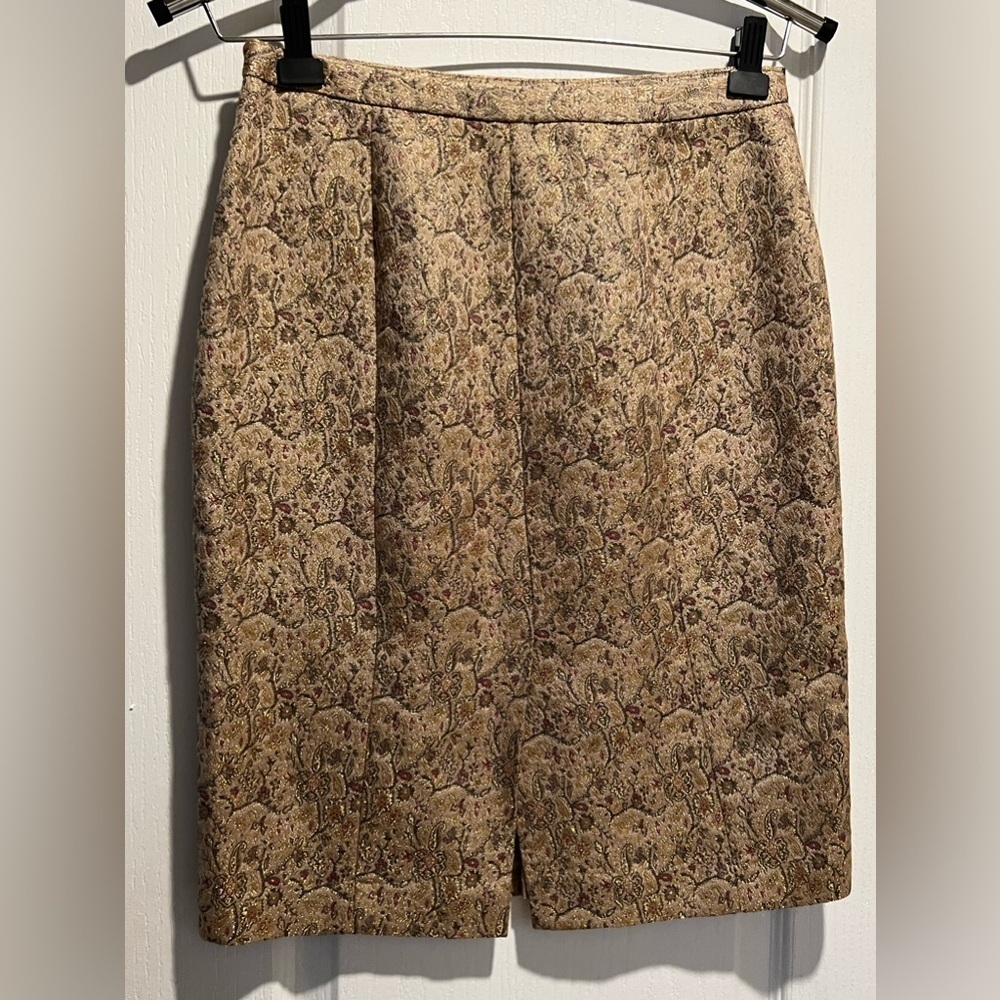 Ann Taylor LOFT Skirt Gold metallic threading Excellent condition Size 2 - Picture 3 of 5